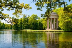 1720441747_250_MUN_Munich_Nymphenburg Palace Park_Shutterstock_Orig-1.jpg